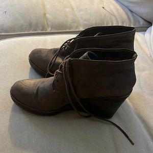 Women’s Ankle Boot, Brown Leather, Size 9